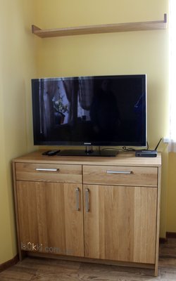 Тумба під телевізор з дуба "Модена"